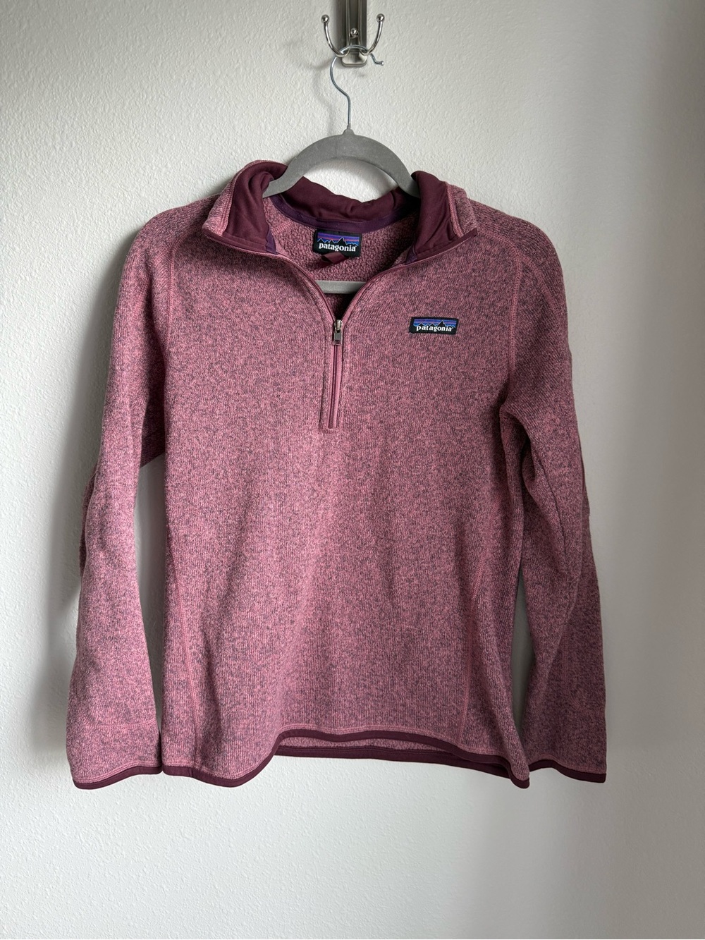 Patagonia Women’s Heathered Mauve 1/4 Zip Fleece Pullover